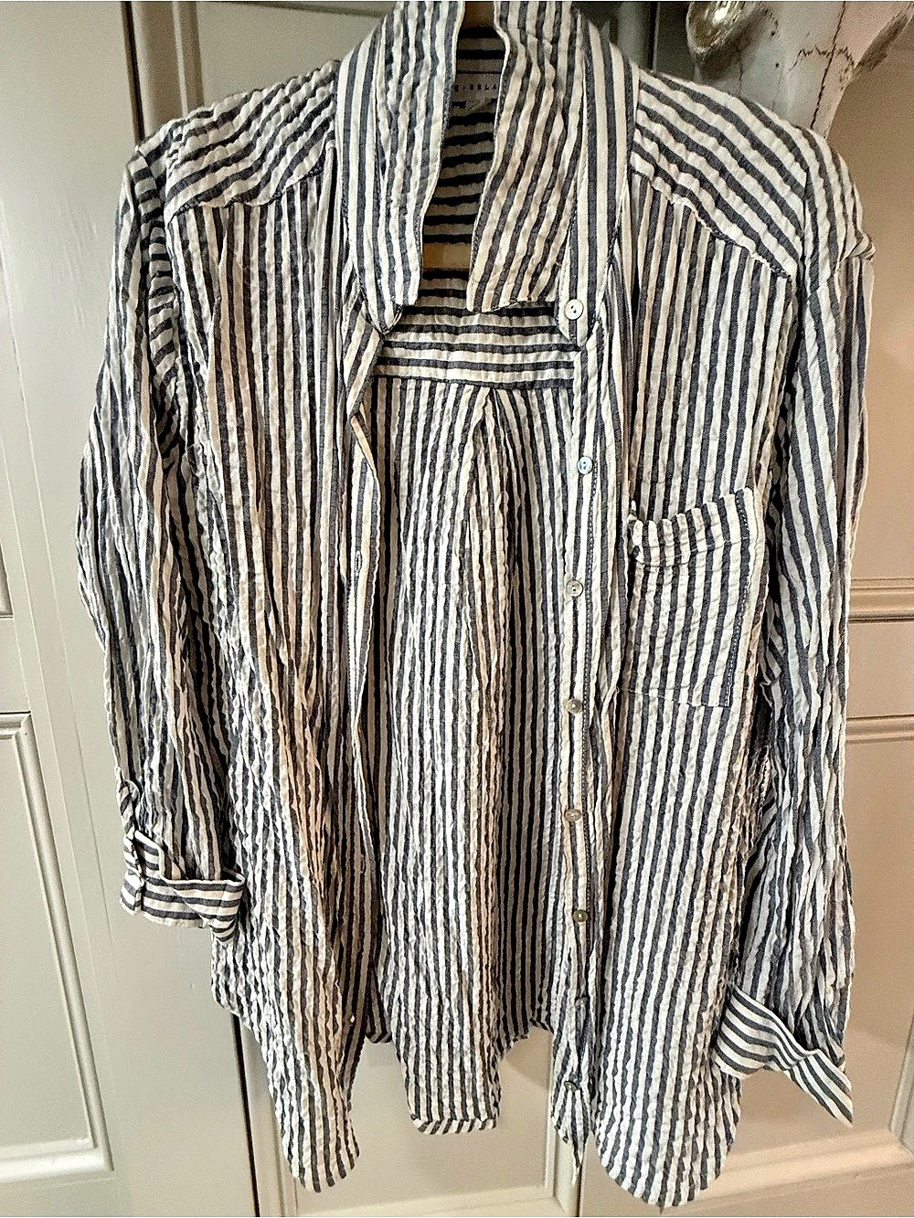 Jane + Delancey Striped Button Down in White & Grey Size Small Like New